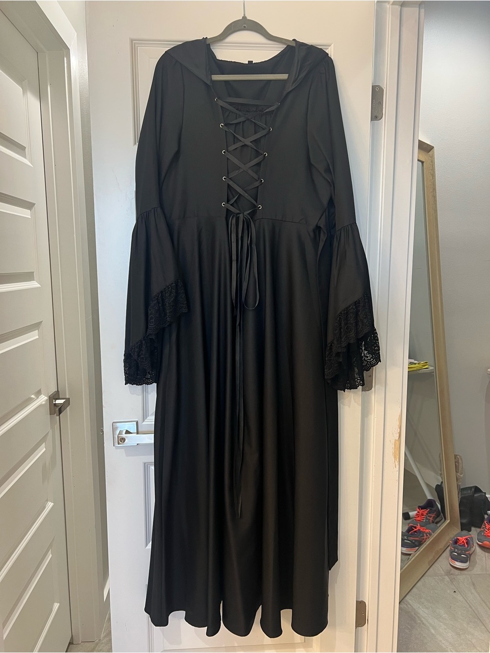 Women’s Black Gothic Vampire Maxi Dress Lace-Up Hooded Bell Sleeves Costume
